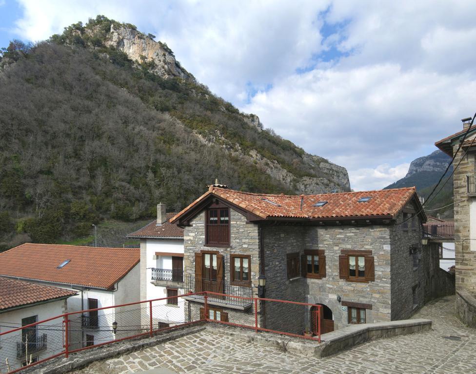 Hotel Kapel Etxea Urzainqui Exterior foto